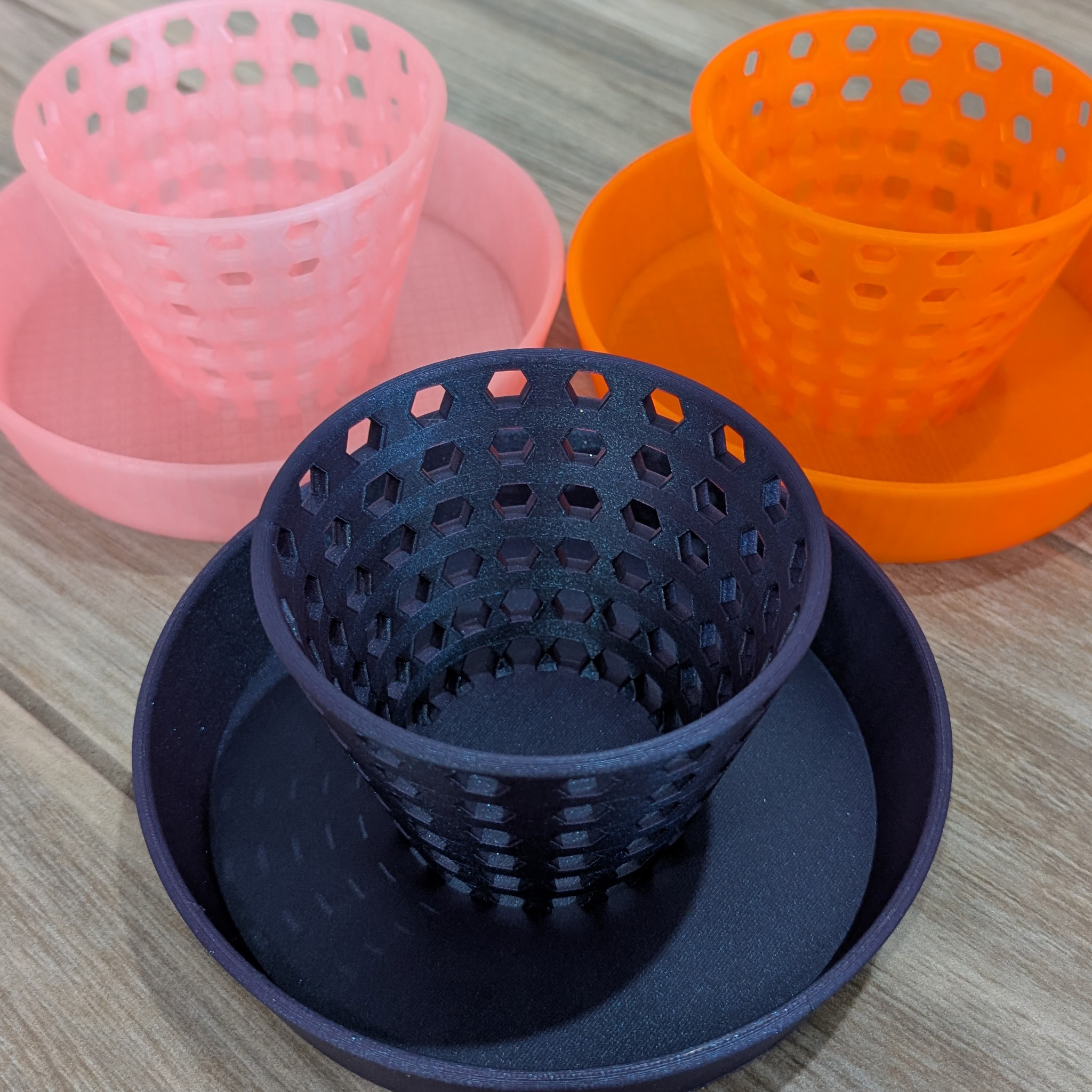 Venus Flytrap Pot with Built-In Water Tray — view 3